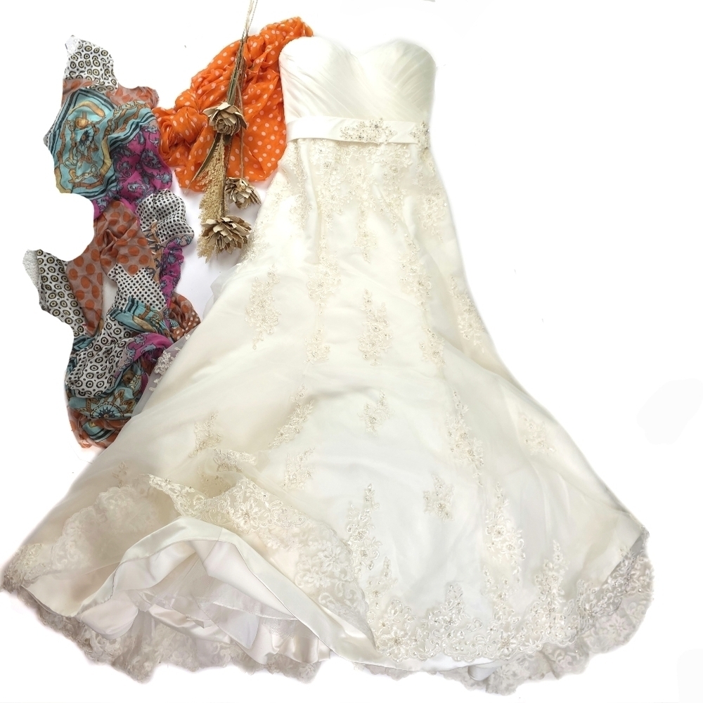 Elegant Cream Strapless Wedding Dress Sz 6